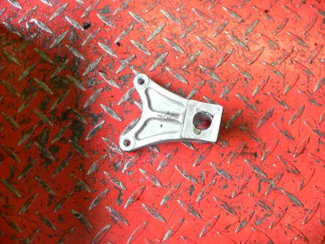 Soporte pinza freno trasero Suzuki Bandit 600 01 Foto 1 de 1