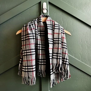 BURBERRY LARGE GREY LAMBSWOOL SCARF - Picture 1 of 4