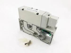 New Numatics 353BA400M000061 Solenoid Valve 24VDC 1/2" NPT 150psig - No Box - Picture 1 of 8