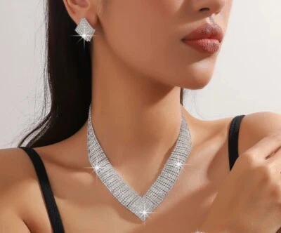 Noble Lujoso Juego de Pendientes Collar de Hueso con Collar de Diamantes Completo  Foto 1 de 3