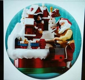 HALLMARK 2018 ORNAMENT PREMIERE SANTA'S MAGIC TRAIN BUTTON PIN 1.5" - Picture 1 of 4