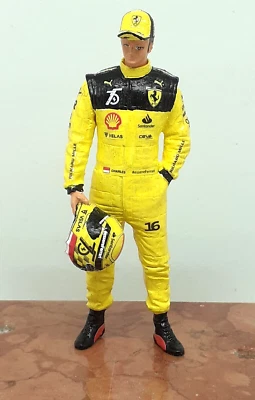 CHARLES LECLERC Ferrari F1-75 2022 TUTA MONZA pilot DRIVER FIGURE 1:18 HANDMADE - Immagine 1 di 4