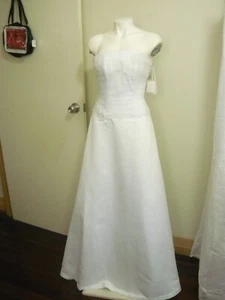 WEDDING DRESS SIZE 8 STUNNING WHITE SATIN FULL LENGTH WEDDING DRESS BNWT - Picture 1 of 24