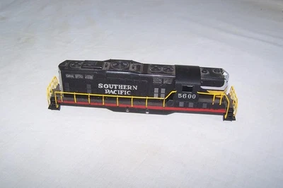 Athearn GP7 gp9 Body Shell Southern Pacific EARLY HANDRAIL VERSION HO scale - Image 1 of 4