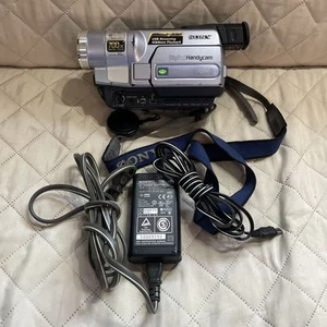 Sony Handycam Digital 8 DCR-TRV350 Nightshot Camcorder READ - Picture 1 of 9