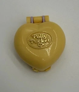 Medaglione Polly Pocket vintage 1991 Polly nella sua camera da letto Bluebird senza figura e cavo - Foto 1 di 4