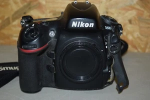 Nikon D800 36.3MP Digital Camera Body with Batteries and Charger - Picture 1 of 9