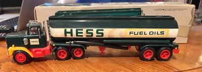 Camión de juguete Hess Fuel 1977 vintage con caja e inserto buen estado. LUCES NO FUNCIONAN Foto 1 de 4