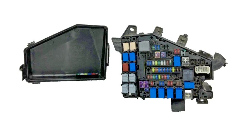 2015 Subaru Outback 3.6L Engine Fuse Box OEM - Изображение 1 из 4