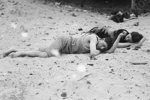 Coney Island Sand Sleeping At Beach 1910 4x6 Reprint Of Old Photo - Picture 1 of 1