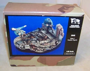 VERLINDEN 1:35 WWII SNIPER! 3 FIGURE VIGNETTE W/BASE 1948 NIB - Picture 1 of 2