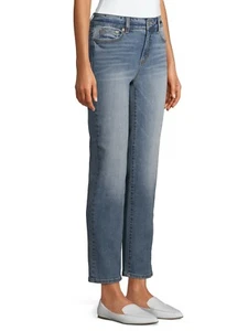 Time and Tru TT3015642 Core Straight Leg Mid-Rise Relaxed Fit Medium Wash Jeans - Picture 1 of 4