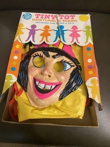 Vintage 1970’s Witch Vacuform Plastic Halloween Mask And Clothes - Picture 1 of 12