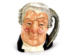 Jarra Personaje Toby ~ "El Abogado" ~ Coleccionable Royal Doulton, Pequeña, #D6504 - Imagen 1 de 9
