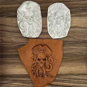 2 Stck. 3D Totenkopf Oktopus Leder Form Metall Stempel Pirat Totenkopf Handwerk Stanzwerkzeuge - Bild 1 von 11