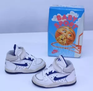 Rare scarpe sneakers Nike bambino sport volo 7C bianche DK RBL 1991 OG DS scatola midtop - Foto 1 di 12
