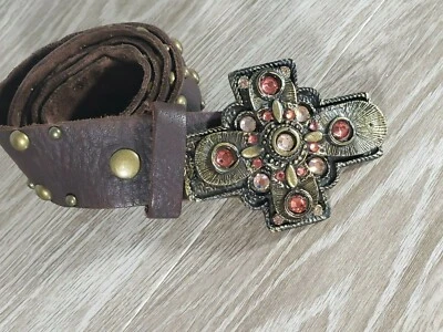Женский коричневый пояс Leatherock размер Small с заклепками латунь боковой крест розовые камни  - Изображение 1 из 4