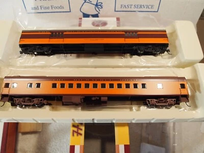 FOX VALLEY MODELS H.O.10035+10087 MILWAUKEE ROAD EXPRESS CAR +COACH 2-CAR LOT #2 - Image 1 of 2