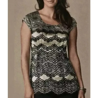Blusa Top Cabi Seda Negra Superposición de Encaje Elegante Fiesta Manga Corta S Foto 1 de 4