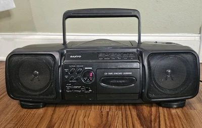 Reproductor de CD y casete radio AM/FM Sanyo MCD-Z1 1993 de colección probado ¡funciona! Foto 1 de 4