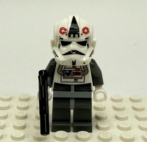 LEGO AT-AT Driver Minifigure Star Wars 8129 8084 (2010) - Picture 1 of 6