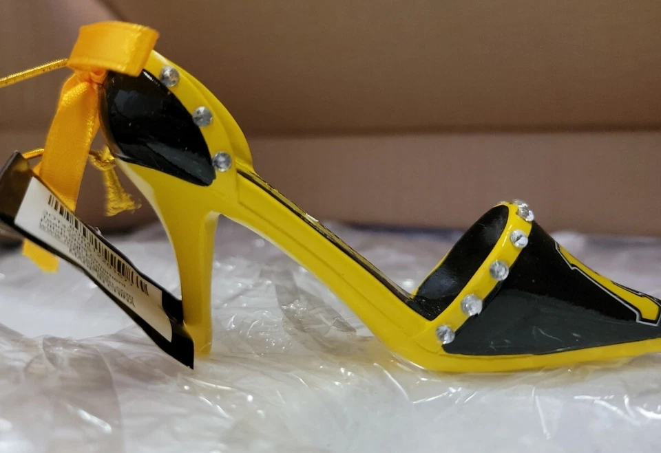 Shoe Ornament Ceramic 4.5" Pittsburgh Pirates - Image 1 of 1