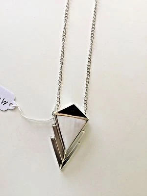 Colgante de plata de ley esmalte blanco y negro  Foto 1 de 4