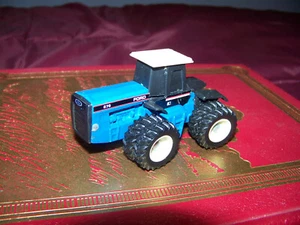 Ford 876 4wd mit Duals, 1/64, Scale Models, schön, nur ausgestellt, NH - Bild 1 von 2