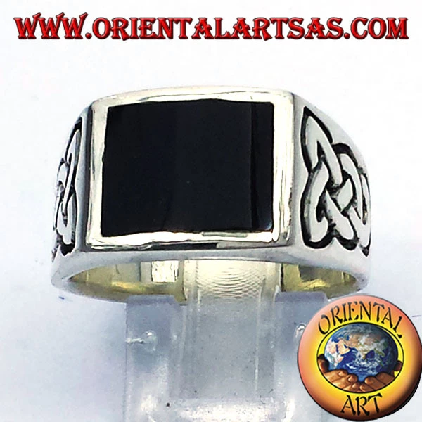 Anello in argento 925 ‰ con onice rettangolare  e nodo celtico - Immagine 1 di 1