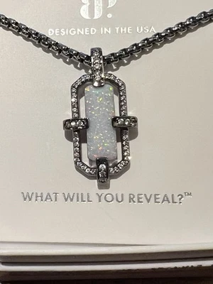 Collar Bomb Party Octubre 2025 “Moonlit Opal” NK82124 Ópalo Blanco/Hematita Foto 1 de 4