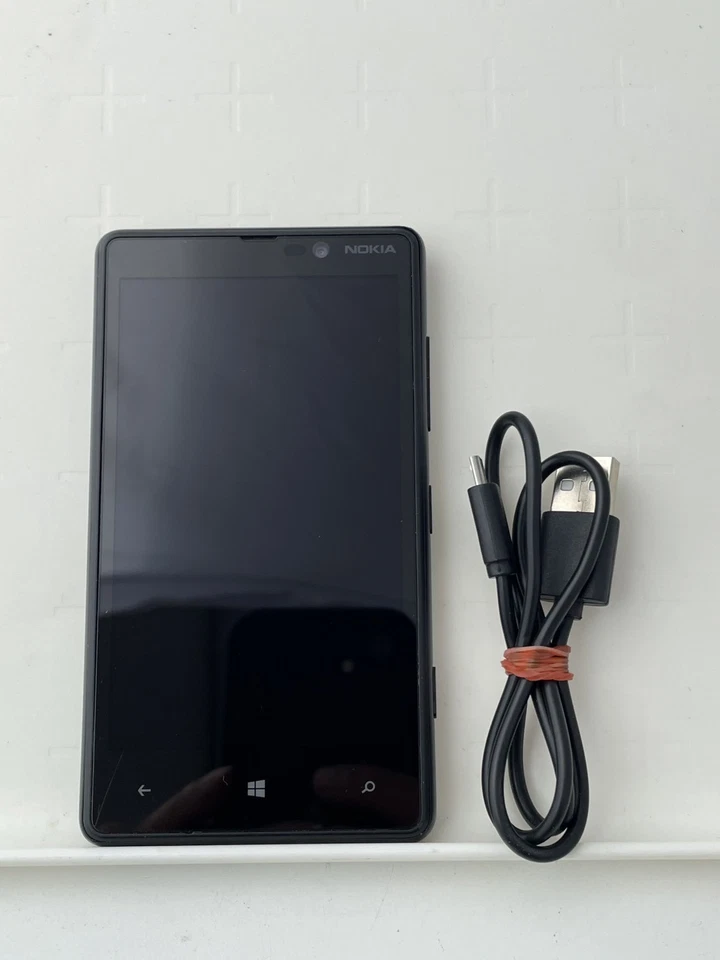 Nokia Lumia 820 - 8GB - Black Smartphone - image 1 of 4