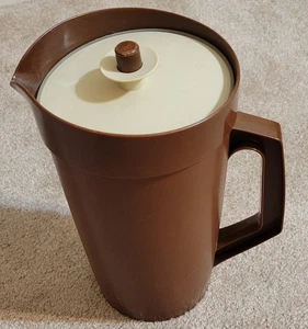 Vintage TUPPERWARE Pitcher With Push Button Lid Brown with Tan Lid 1970-1979 USA - Picture 1 of 9