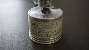 OMRON OEEI Encoder ENE6Q4E01024ED15KM - Serial N. E10.16779.2414 - Foto 1 di 4