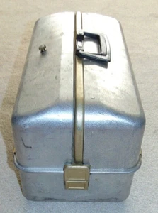 VINTAGE UMCO 1060A ALUMINUM TACKLE BOX w/EXTRAS 1950's-1960's? WATERTOWN MN. - Picture 1 of 15