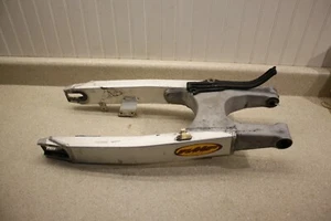 2000 Suzuki RM250 Swingarm Swing Arm Frame Rear Suspension 2079 S33 E5 - Picture 1 of 8