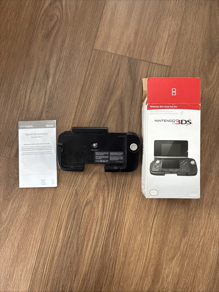 Nintendo 3DS Circle Pad Pro con caja y manual Foto 1 de 4