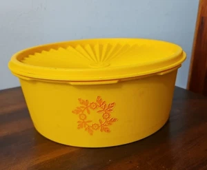 Tupperware Servalier vintage 8 pollici larghezza x 3,25 pollici altezza vintage anni 70 - Foto 1 di 15