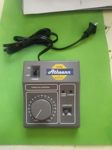 Transformador Athearn escala HO 19VAC, 0-16VDC, 7VA total - Imagen 1 de 9