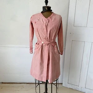 Vestido vintage francés uniforme de trabajo mujer jengibre rojo con nombre monograma - Imagen 1 de 10