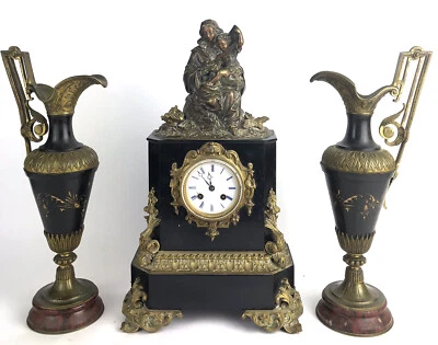 PENDULE AVEC STATUE BRONZE ET CASSOLETTES - XIXE SIECLE - Photo 1/4