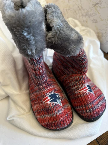 NFL Women's Boots Slippers Faux Wool Lined House Shoes womens 5/6 Cover