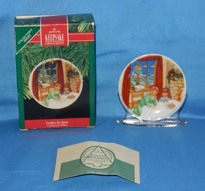 Hallmark 1990 Cookies for Santa Mini Porcelain Plate Christmas Ornament in Box - Image 1 of 4
