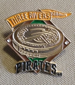 Three Rivers Stadium Pittsburgh Pirates Pinback Pin - Picture 1 of 3
