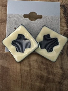Aretes cuadrados vintage de cerámica marfil y azul poste trasero - Imagen 1 de 5