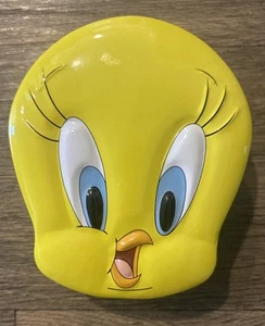Vintage Looney Tunes Metal Tin Tweety Bird 1998 Medium 4 1/2” X 5 1/2” - Picture 1 of 6