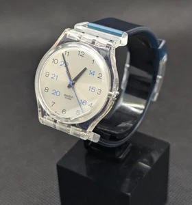 Swatch Vintage Quarzuhr transparentes Gehäuse blaues Armband 24 Stunden Zifferblatt voll - Bild 1 von 6