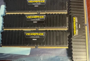 vengeance ddr4 32gb total 2400 Mhz - Picture 1 of 2