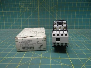 Moeller DIL0M-G/22 Auxiliary Contact Block 7.5 HP @ 230V 2NO+2NC Aux Contacts  - Picture 1 of 6