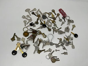 Lot of over 90 vtg keys. Auto house lock padlock car truck luggage, camper, 2lbs - Picture 1 of 4
