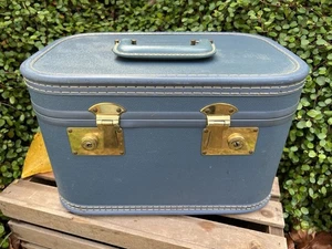 Estuche de tren azul de colección tocador maquillaje caja de equipaje espejo y bandeja mediados de siglo viaje - Imagen 1 de 14